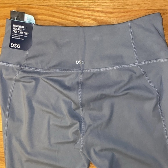 NWT DSG Womens Momentum Crop Flare Leggings in size M - Picture 7 of 10